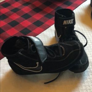 Nike wrestling shoe